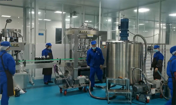 全自動(dòng)耗油灌裝生產(chǎn)線實(shí)拍