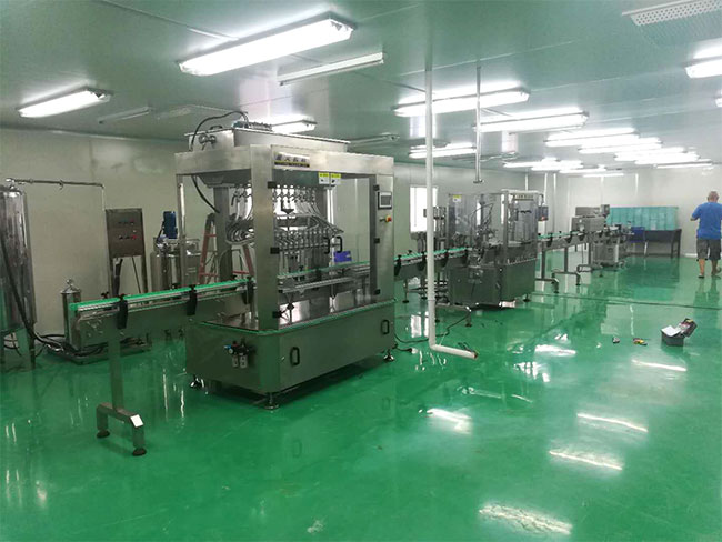 星火自動化液體膏體灌裝機生產(chǎn)線客戶車間實拍