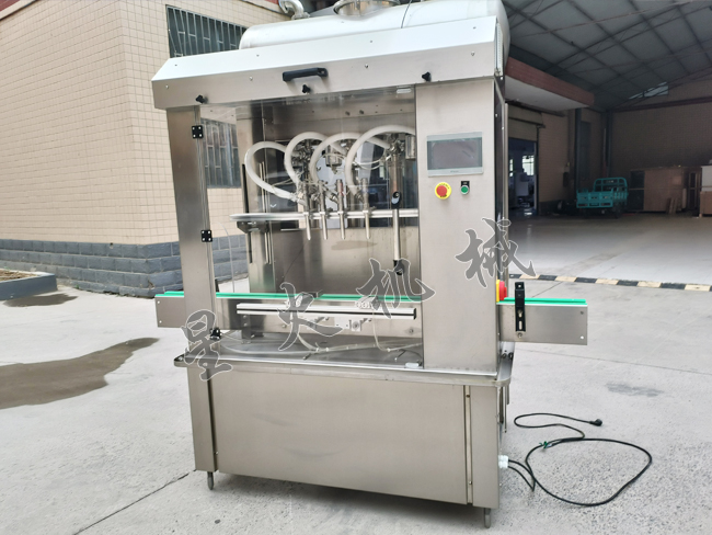 膏體灌裝機(jī)現(xiàn)場實(shí)拍