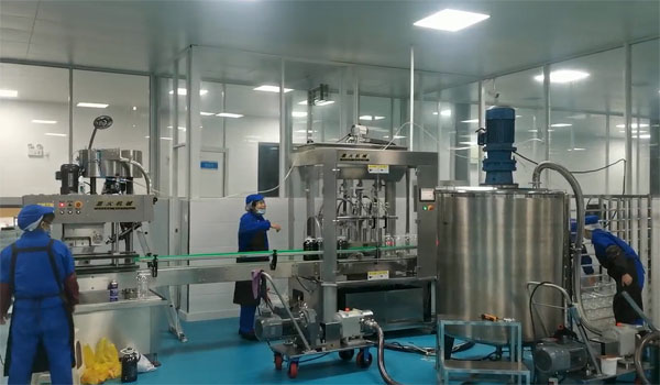 全自動(dòng)耗油灌裝生產(chǎn)線客戶車間實(shí)拍